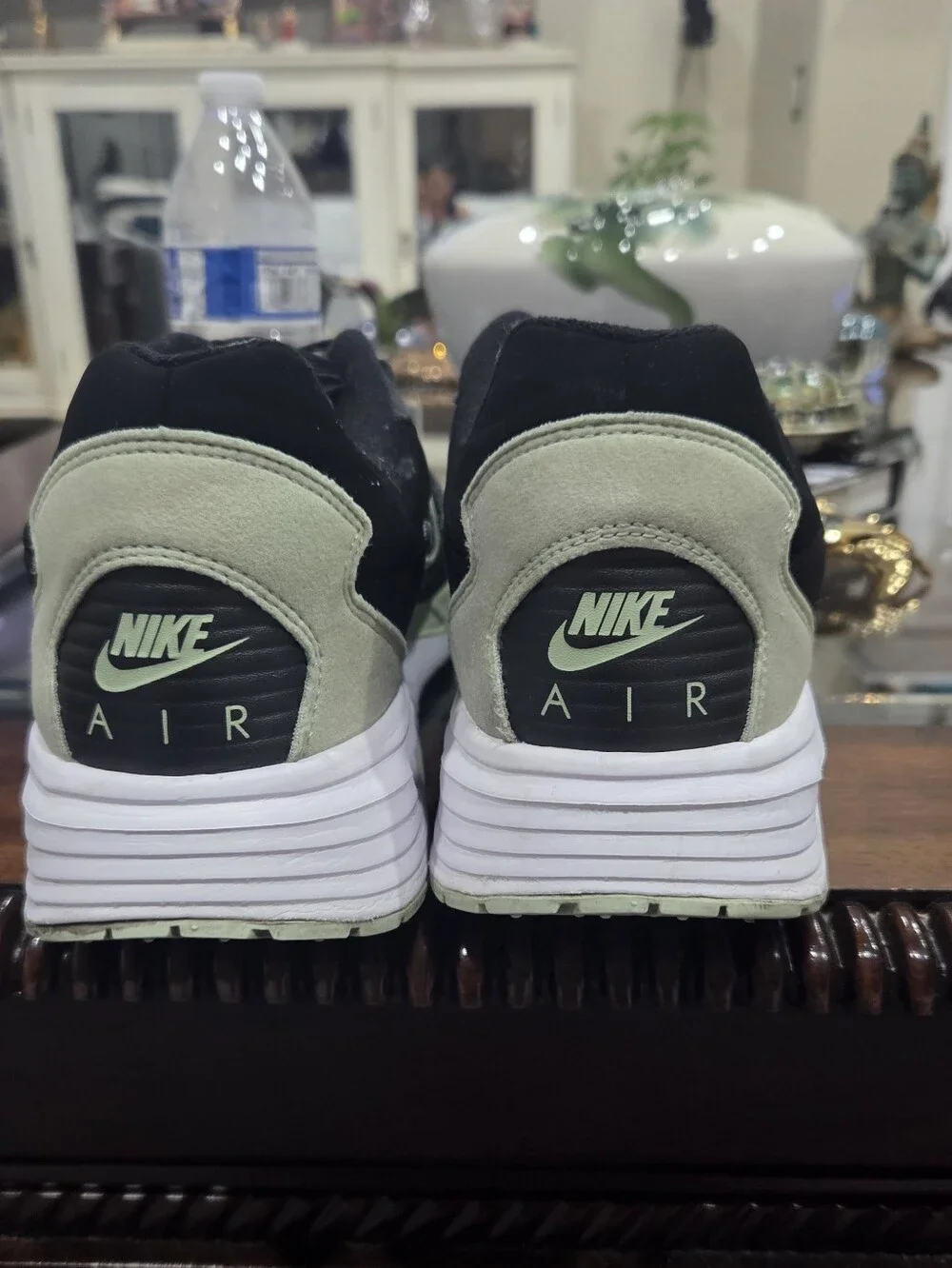 NikeAir Max Solo  Men's Black & Olive Green Running Shoes